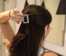 Load image in gallery, Les petites pinces à cheveux carré - Sauge mat